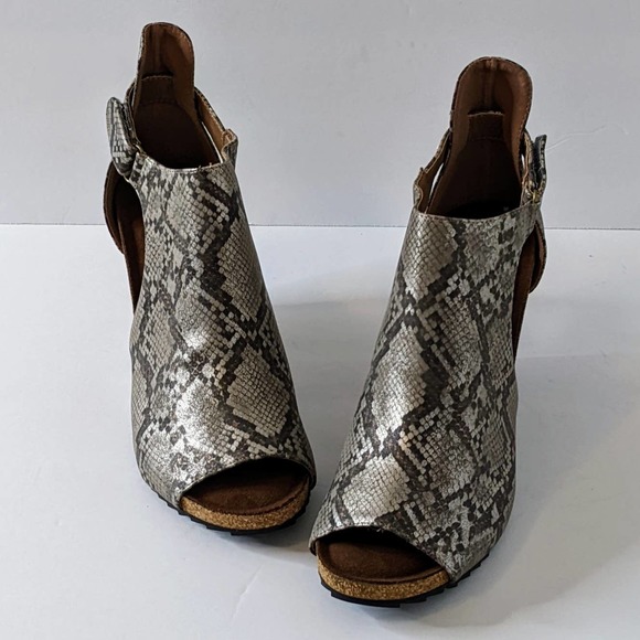 Corky's Sunburst Taupe Snakeskin Pattern Wedge Bootie Sandals Size 11 NWT (Box) - Picture 1 of 7